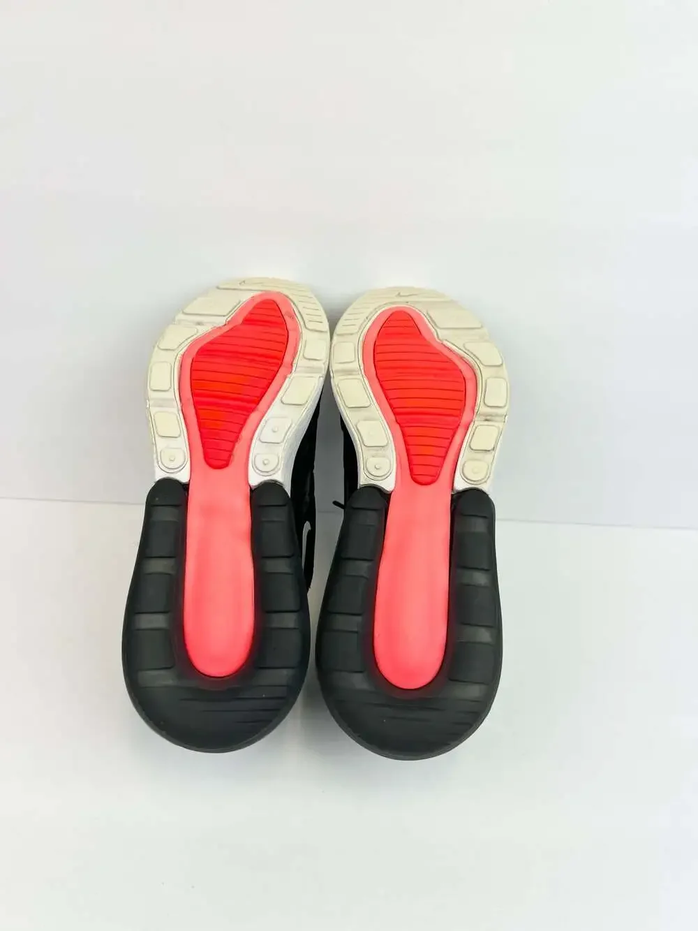 Nike Air Max 270 Black/White Youth Running Shoes (943345-001)